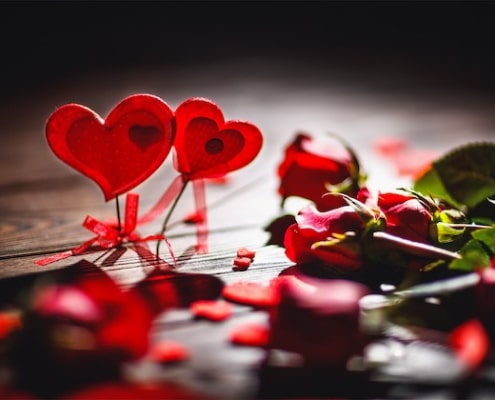 COMMENT SOUHAITER LA SAINT-VALENTIN À SON AMOUR